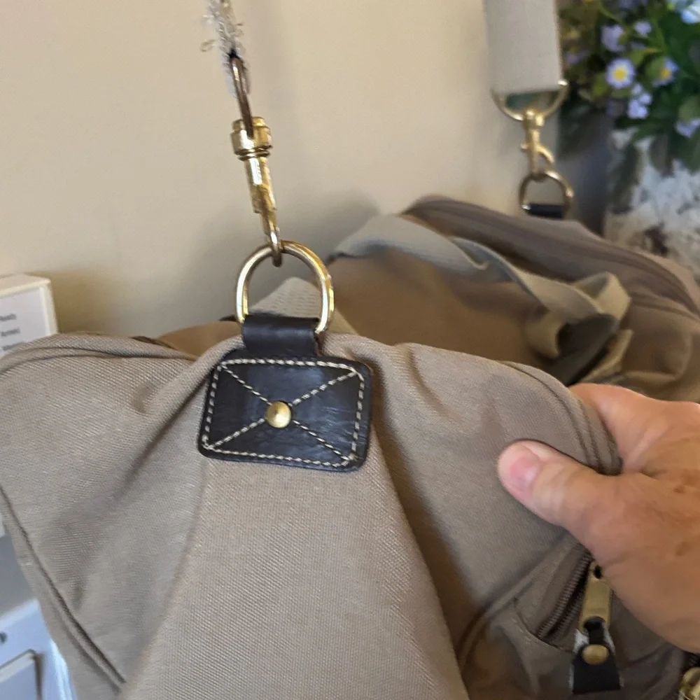 Eddie Bauer Tan Canvas Carry On Men's Bag, Duffle Bag.